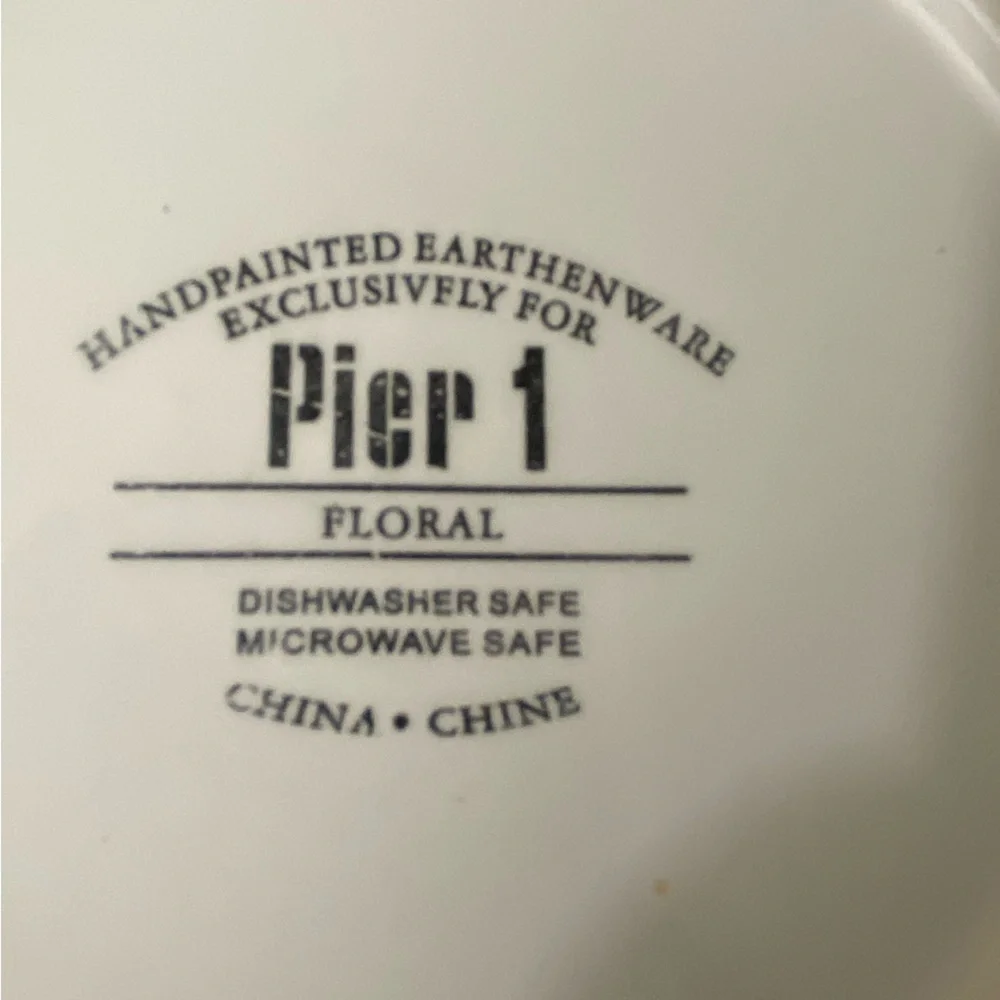 Pier 1 salad desert plate 8” round Floral design lot of 2 UBG